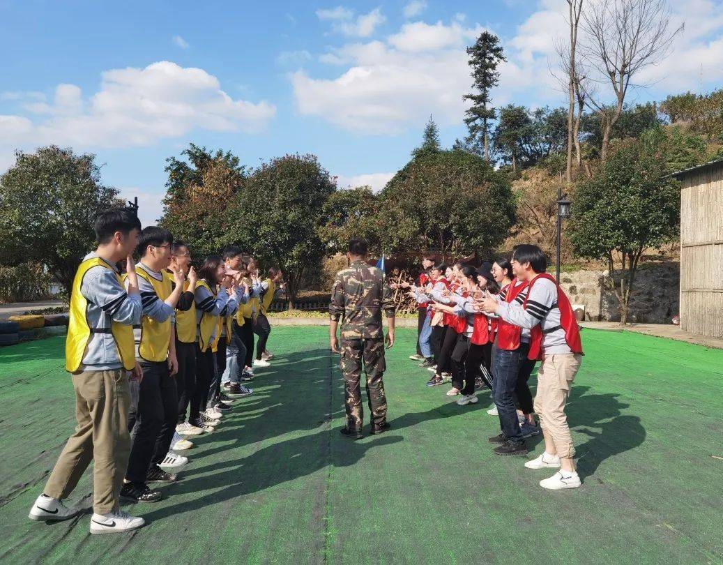 真人“吃鸡”企业团建课程